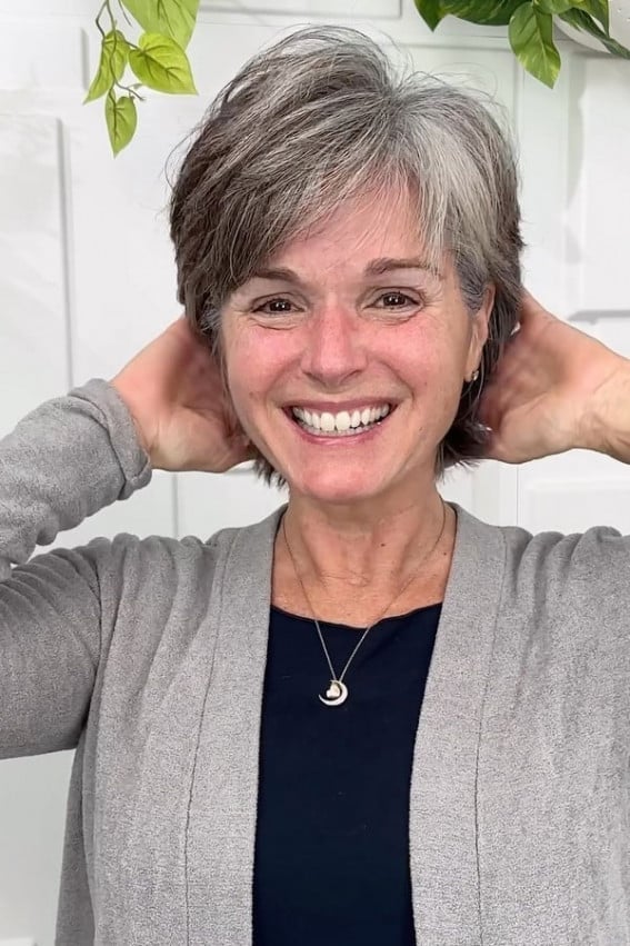 Short Layered Cut With Salt and Pepper Contrast Short Layered Cut With Salt and Pepper Contrast — Classy Salt and Pepper Hair