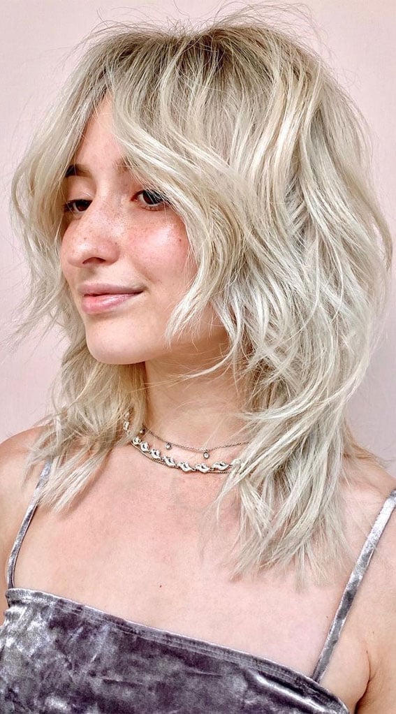 Collarbone Ash Blonde Shag With Curtain Bangs, Wavy Collarbone Ash Blonde Shag With Curtain Bangs, Wavy — Classy Shag Hair