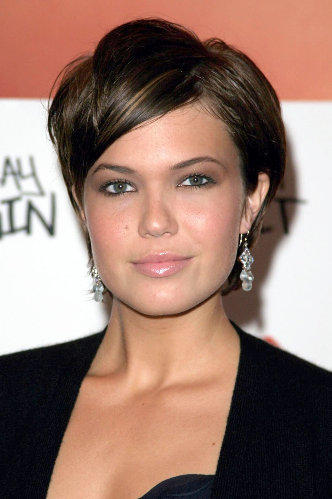Textured Swept Pixie Dark Brown Blonde Highlights Textured Swept Pixie Dark Brown Blonde Highlights — Classy Short Haircuts for Round Faces