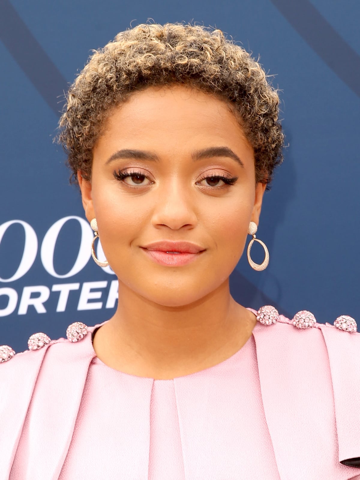 Short Crop Defined Curls Blonde With Dark Roots Short Crop Defined Curls Blonde With Dark Roots — Classy Short Haircuts for Round Faces