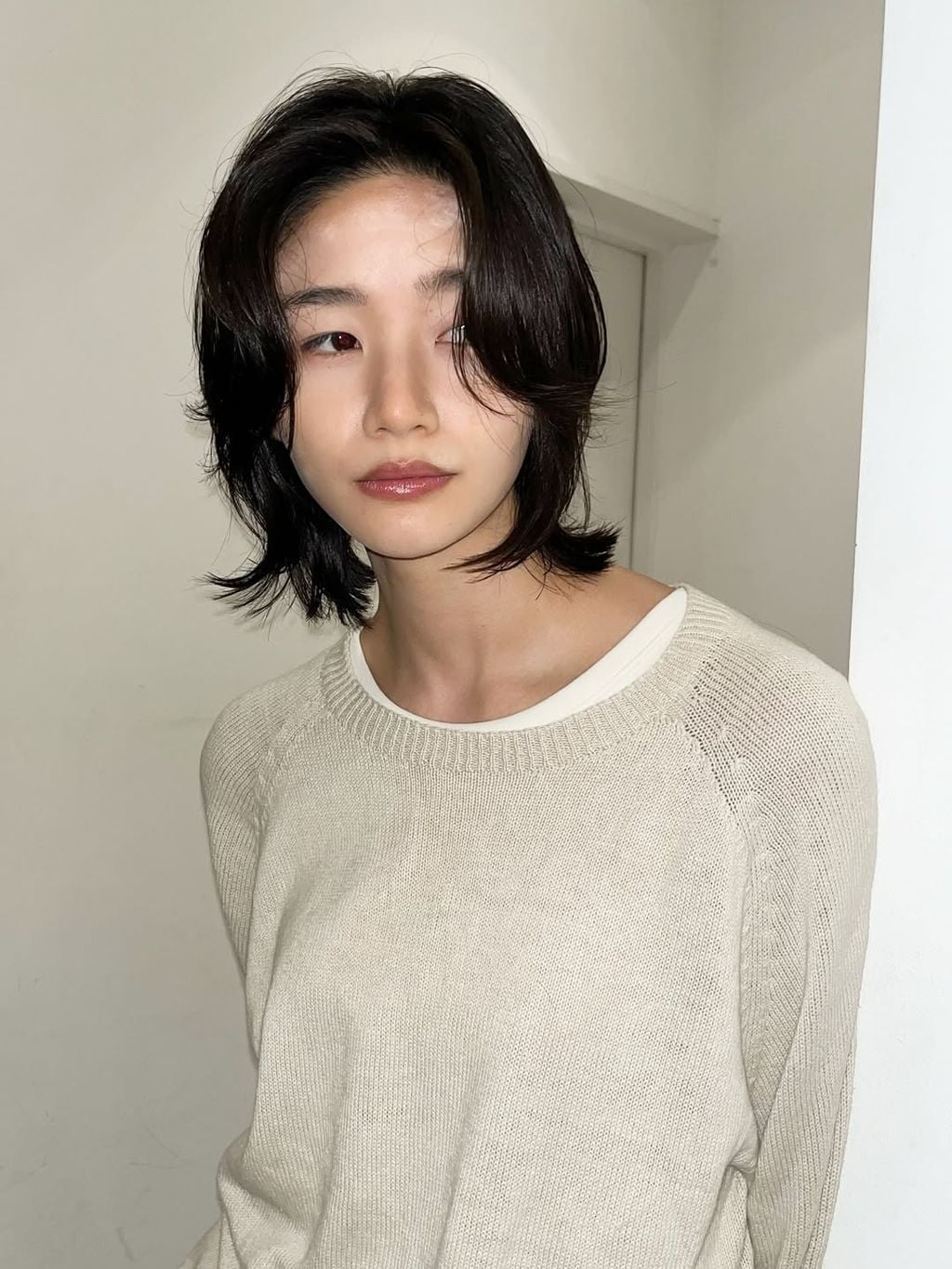 Chin Length Dark Brown Wolf Cut With Textured Manner Chin Length Dark Brown Wolf Cut With Textured Manner — Classy Short Wolf Cut