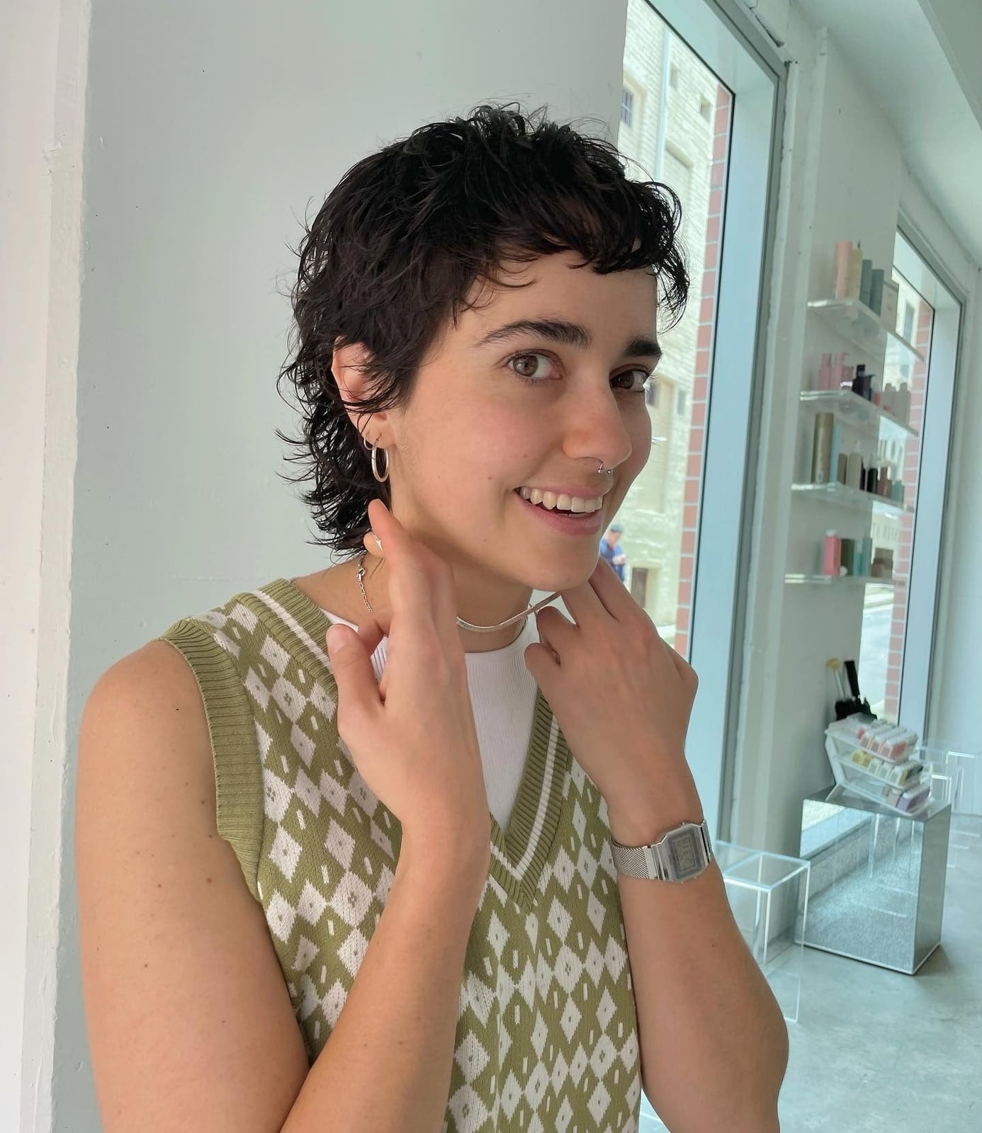 Collarbone Medium Brown Wolf Cut With Creating A Face-Framing Effect Collarbone Medium Brown Wolf Cut With Creating A Face-Framing Effect — Classy Short Wolf Cut