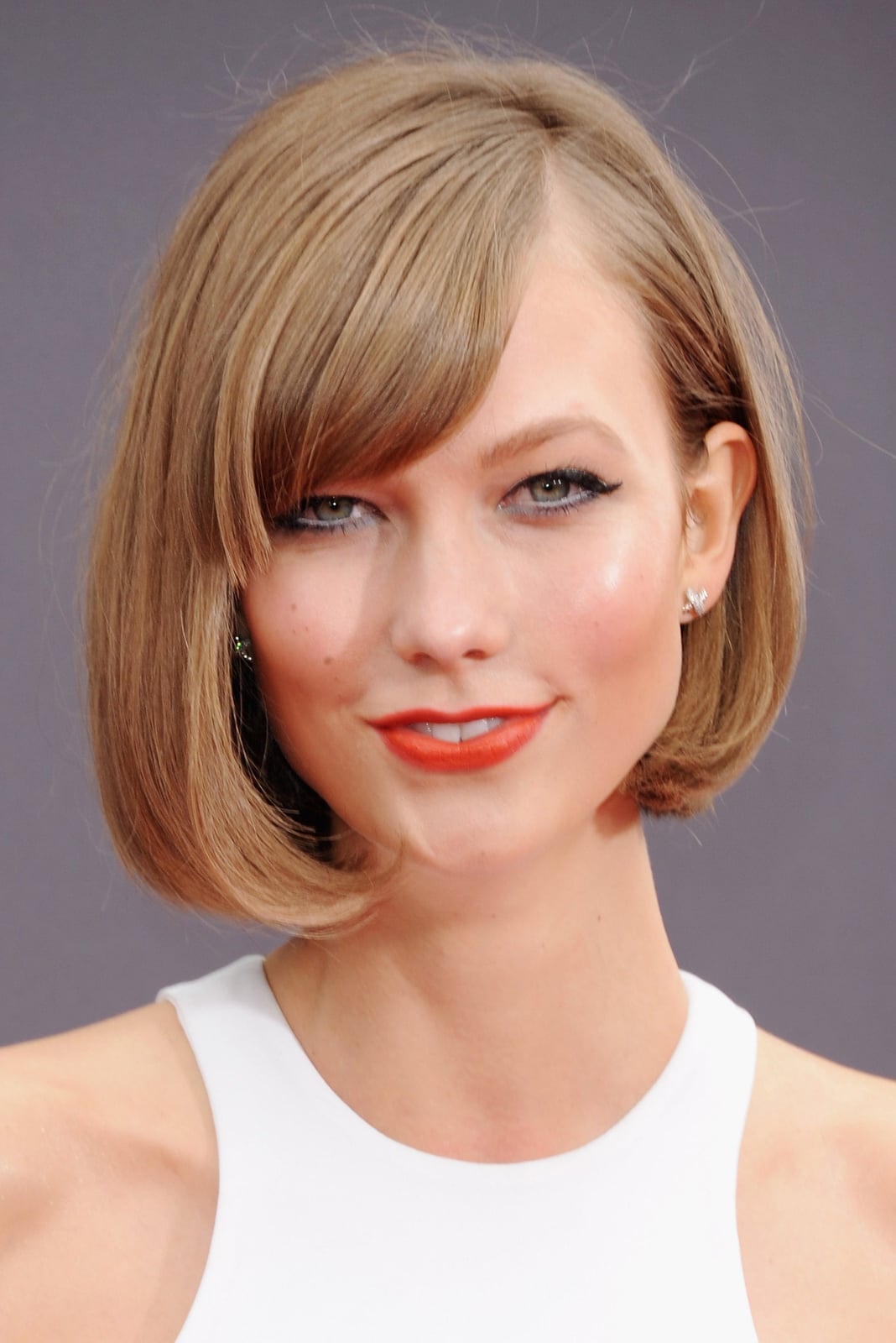 Chin Length Bob With Side Swept Bangs Chin Length Bob With Side Swept Bangs — Classy Side Part Bangs