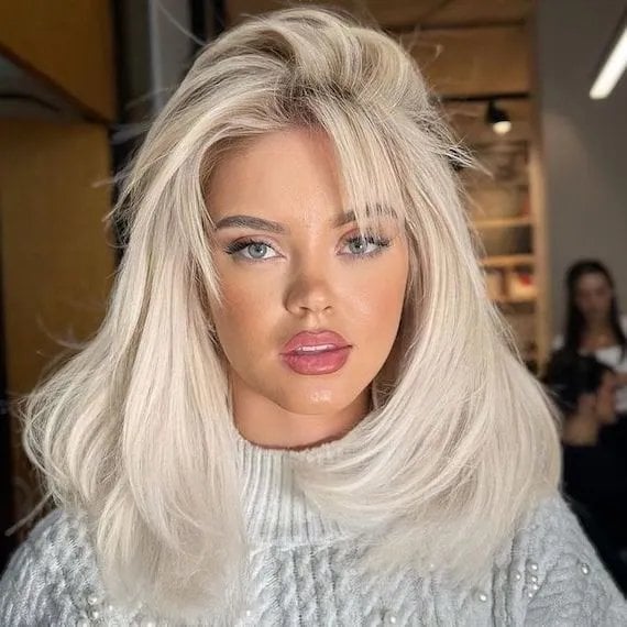 Platinum Blonde Layers With Curtain Bangs Platinum Blonde Layers With Curtain Bangs — Classy Side Part Bangs