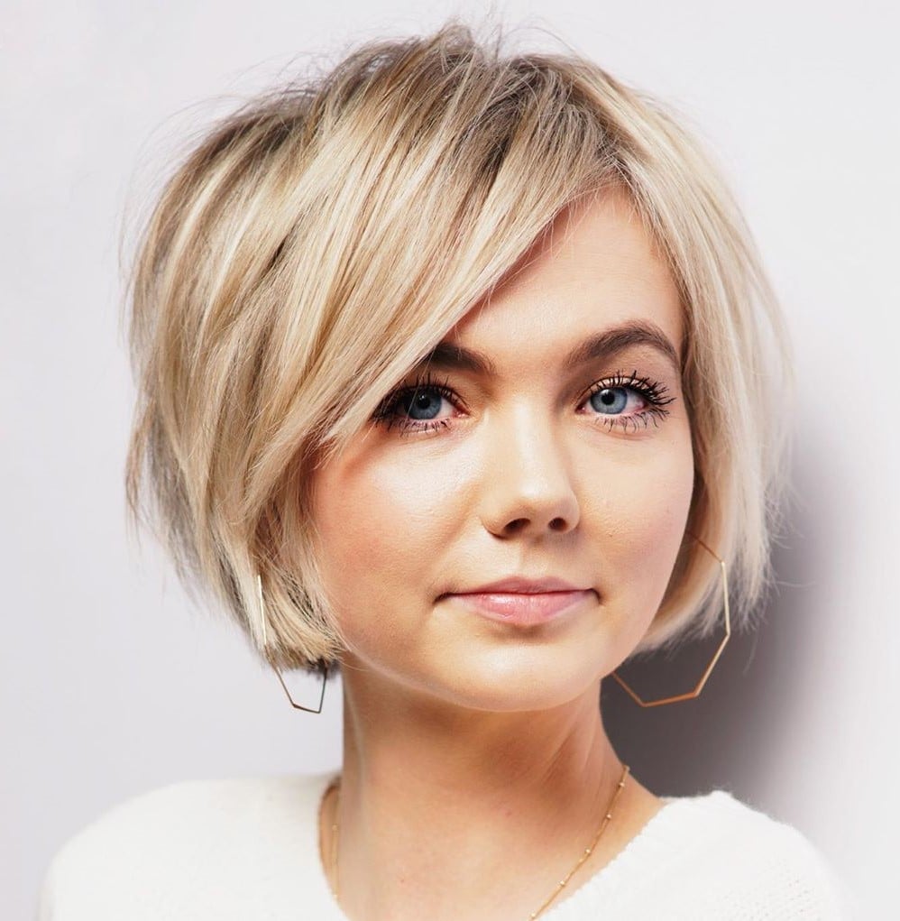 Asymmetrical Ash Blonde Bob With Choppy Layers Asymmetrical Ash Blonde Bob With Choppy Layers — Classy Side Part Bangs