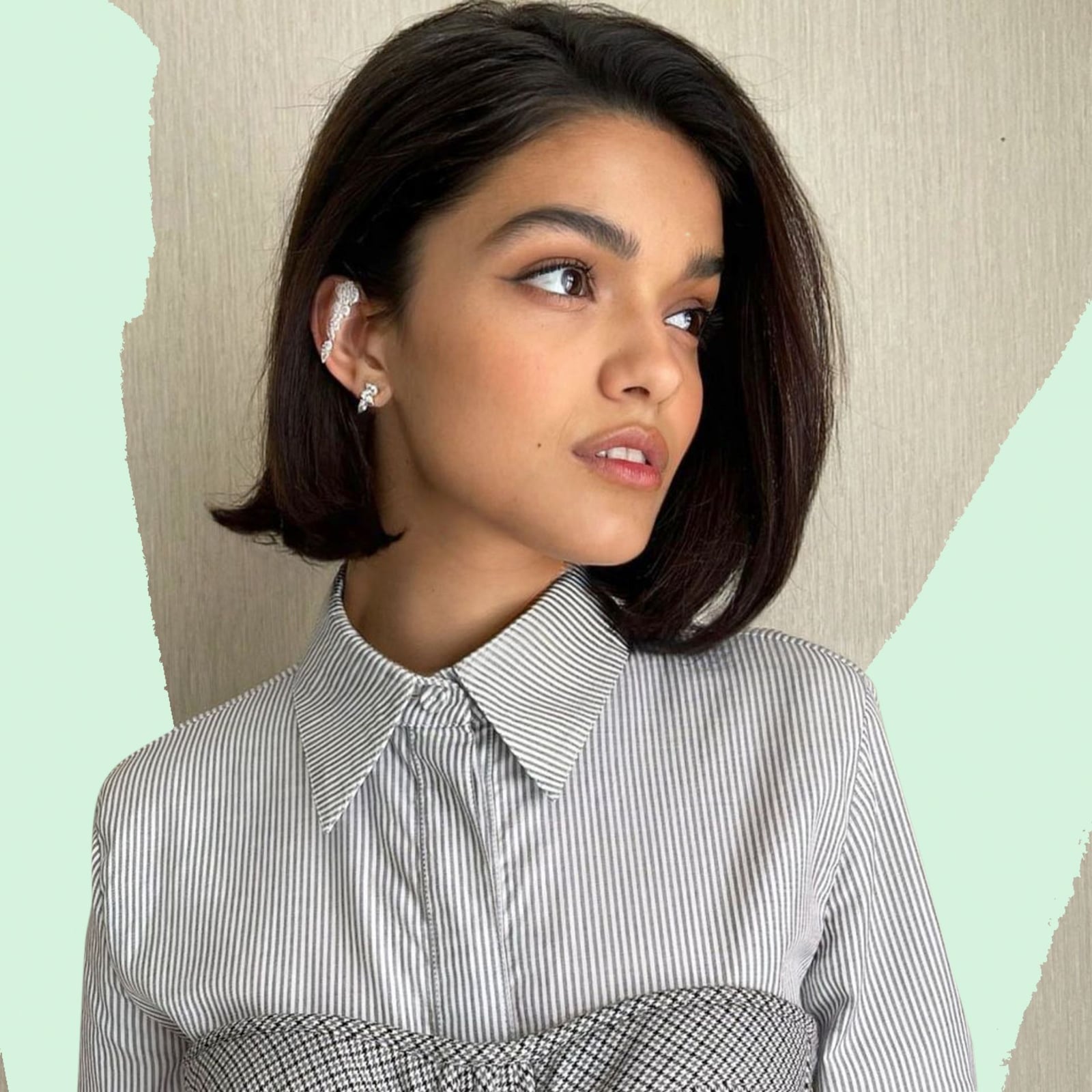 Sharp Line Chin Length Dark Brown Bob Sharp Line Chin Length Dark Brown Bob — Classy Side Part Bob