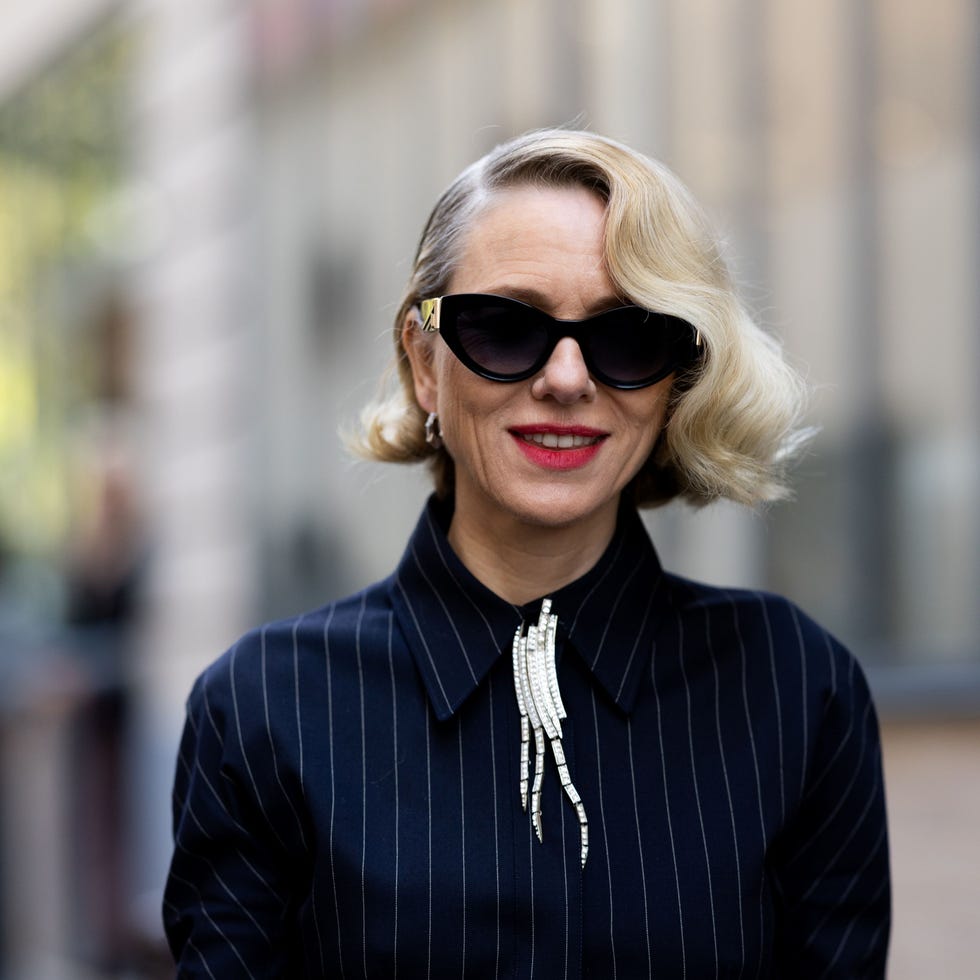 Voluminous Wavy Platinum Blonde Bob Voluminous Wavy Platinum Blonde Bob — Classy Side Part Bob