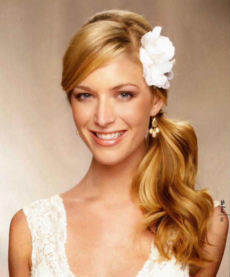Low Ponytail With Soft Waves and Side Part — Classy Side Part Ponytail