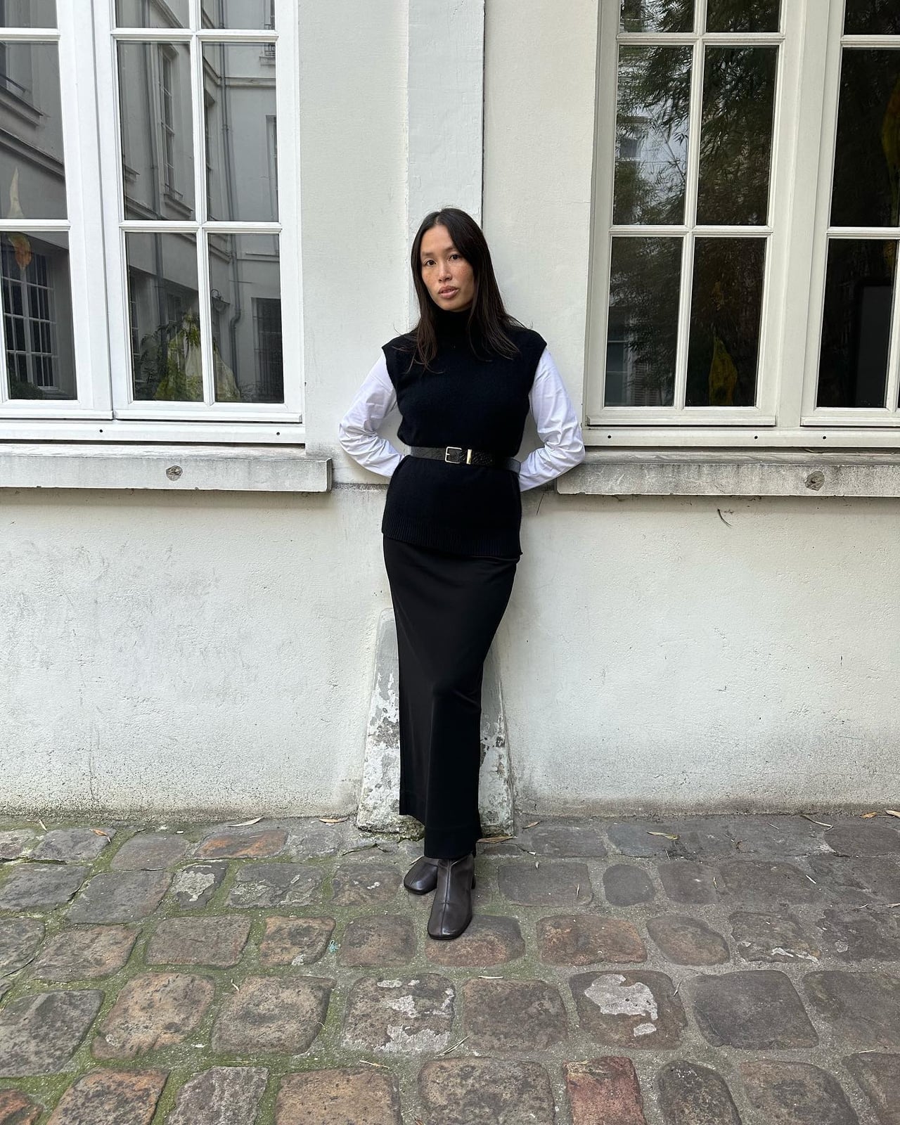 Black Maxi Skirt with White Shirt and Vest Black Maxi Skirt with White Shirt and Vest — Classy Skirt Outfit Work