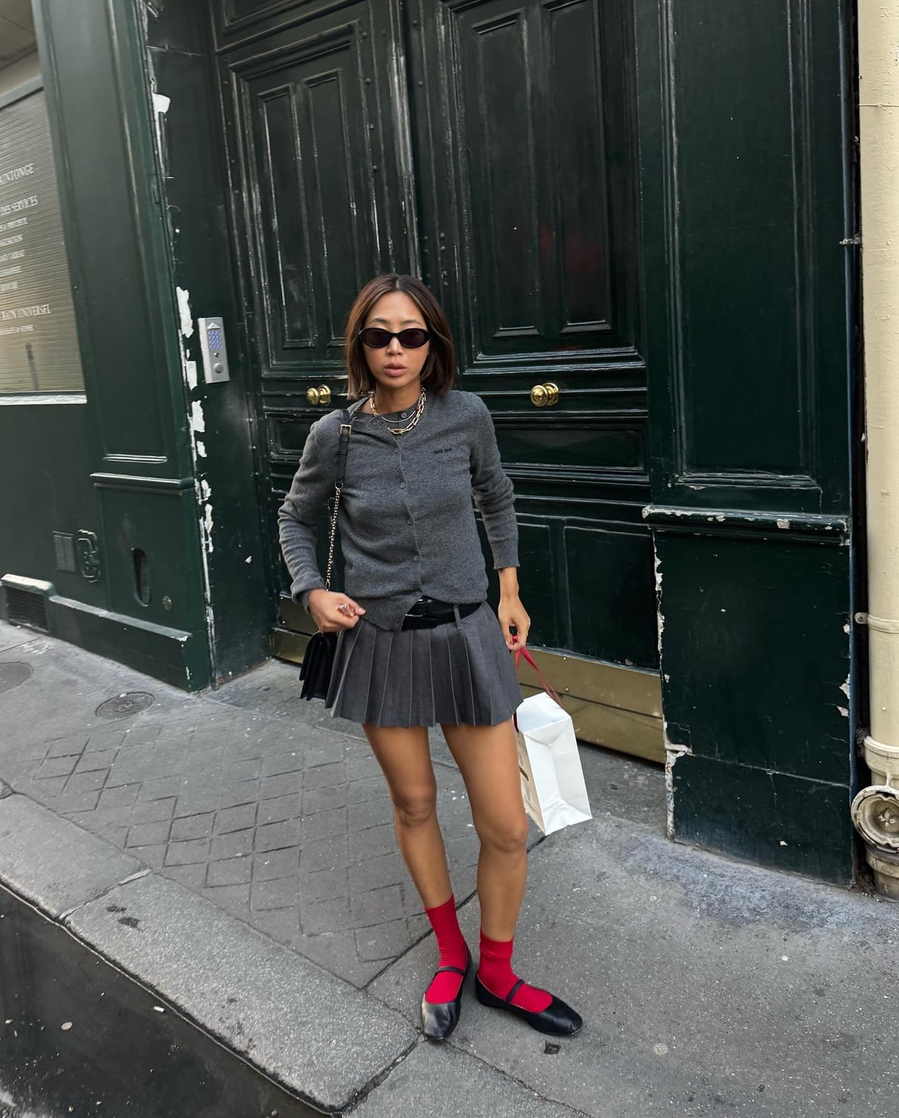 Gray Pleated Mini Skirt with Ballet Flats Gray Pleated Mini Skirt with Ballet Flats — Classy Skort Outfits
