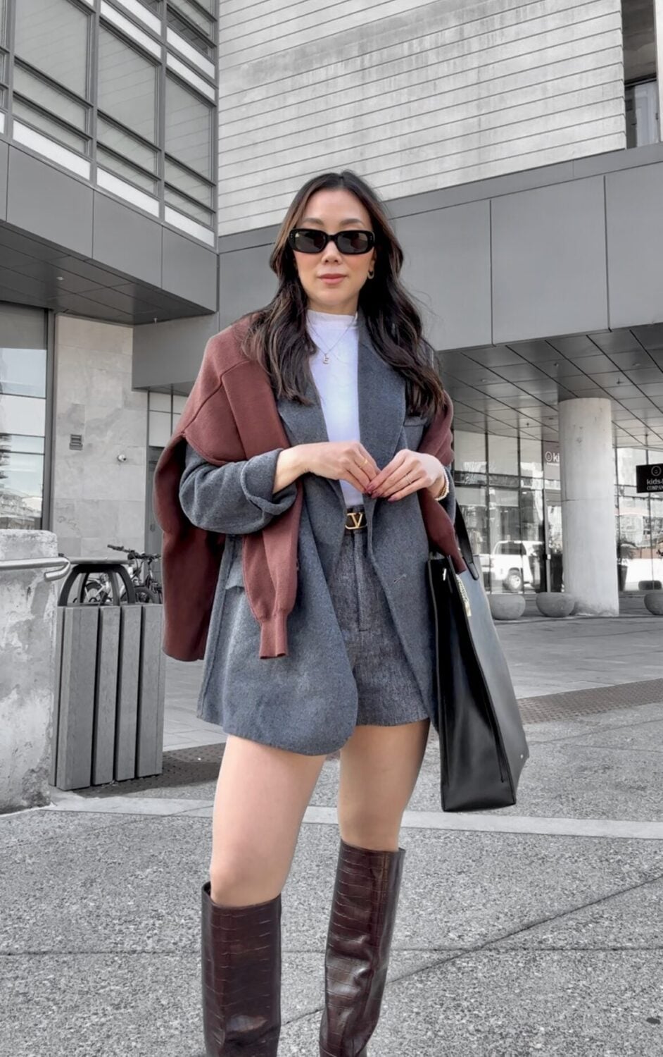 Gray Skort Suit with Turtleneck for Autumn Gray Skort Suit with Turtleneck for Autumn — Classy Skort Outfits