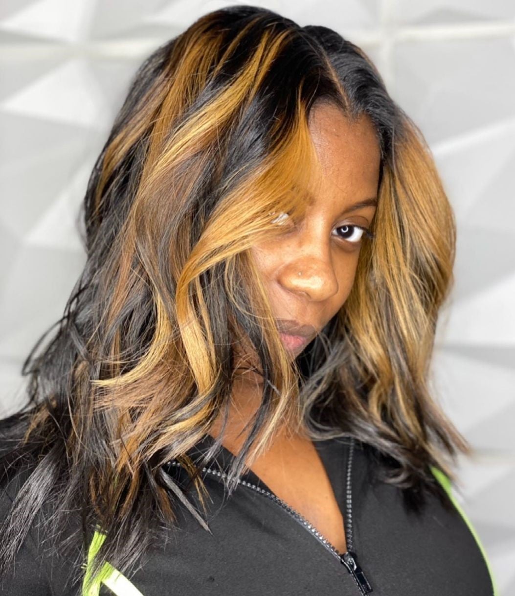 Collarbone Wavy Dark Base With Blonde Skunk Stripes and Long Layers Collarbone Wavy Dark Base With Blonde Skunk Stripes and Long Layers — Classy Skunk Stripe Hair