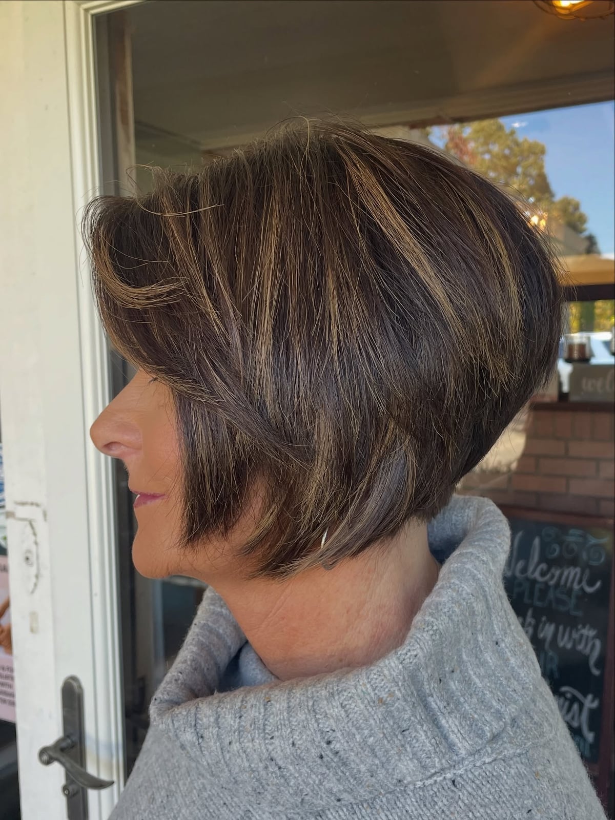 Brown Stacked Bob With Highlights Brown Stacked Bob With Highlights — Classy Stacked Bob