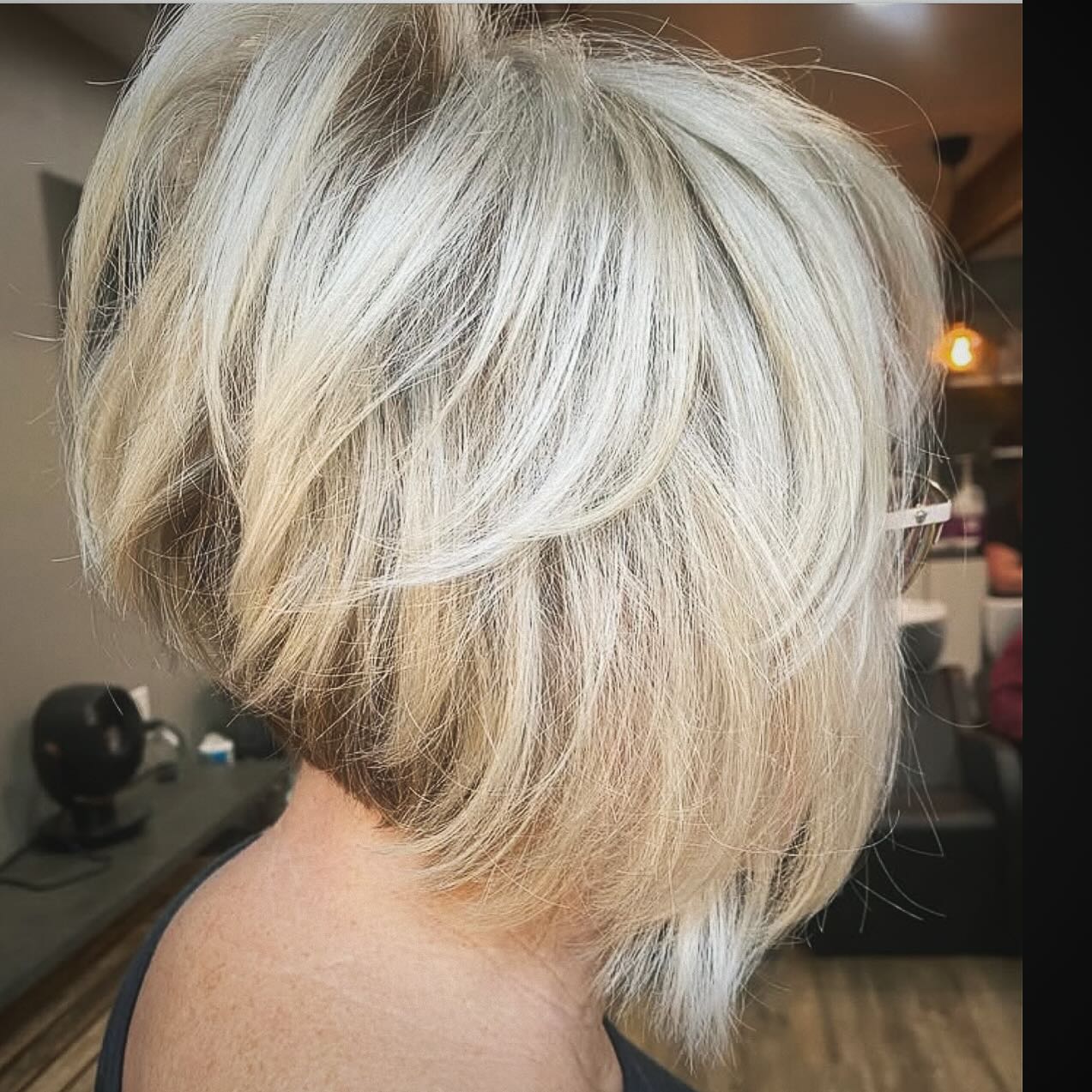Collarbone Stacked Bob Layered Blowout Collarbone Stacked Bob Layered Blowout — Classy Stacked Bob