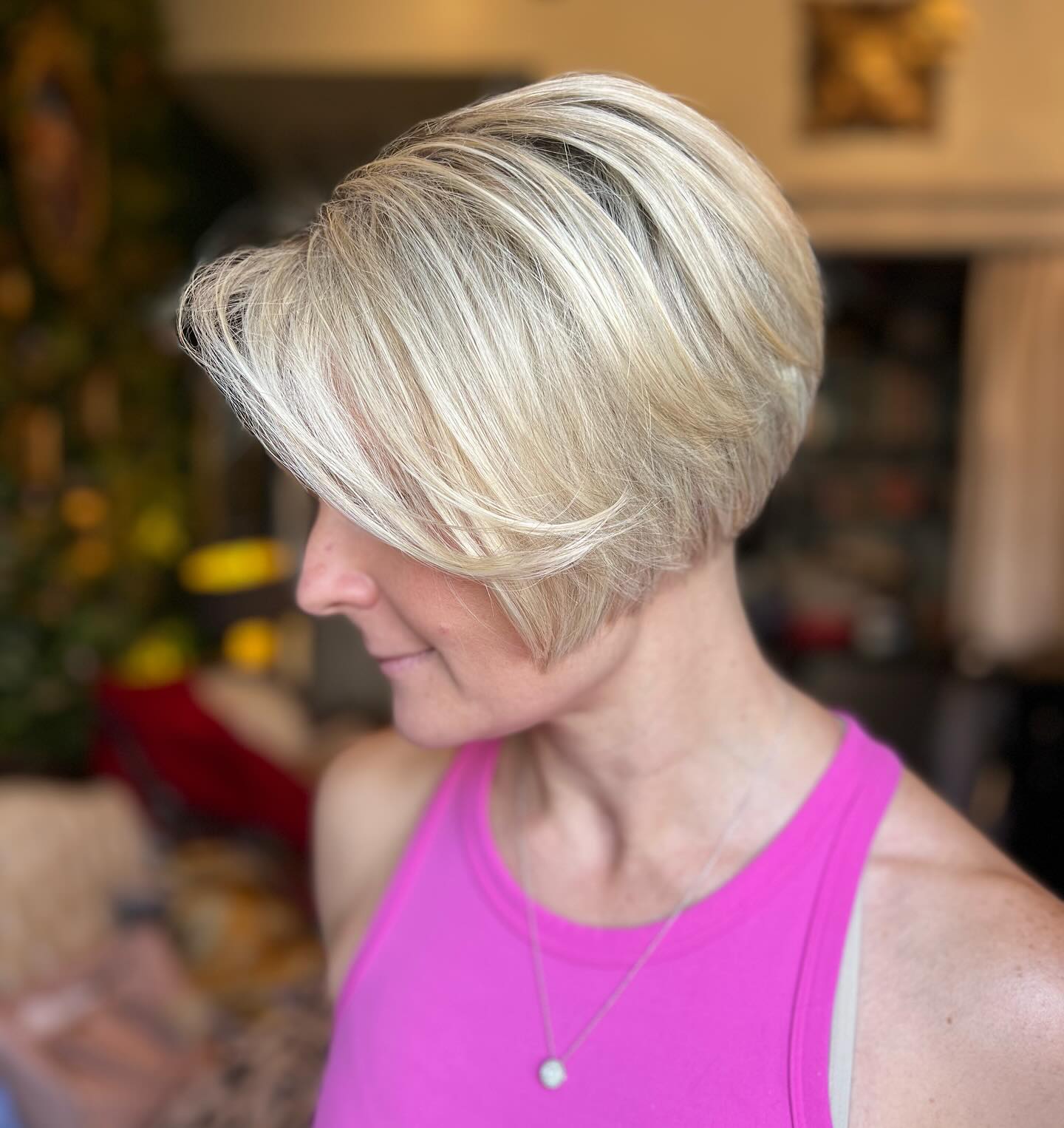 Blonde Stacked Bob Ear Length Volume With Textured Blowout Blonde Stacked Bob Ear Length Volume With Textured Blowout — Classy Stacked Bob