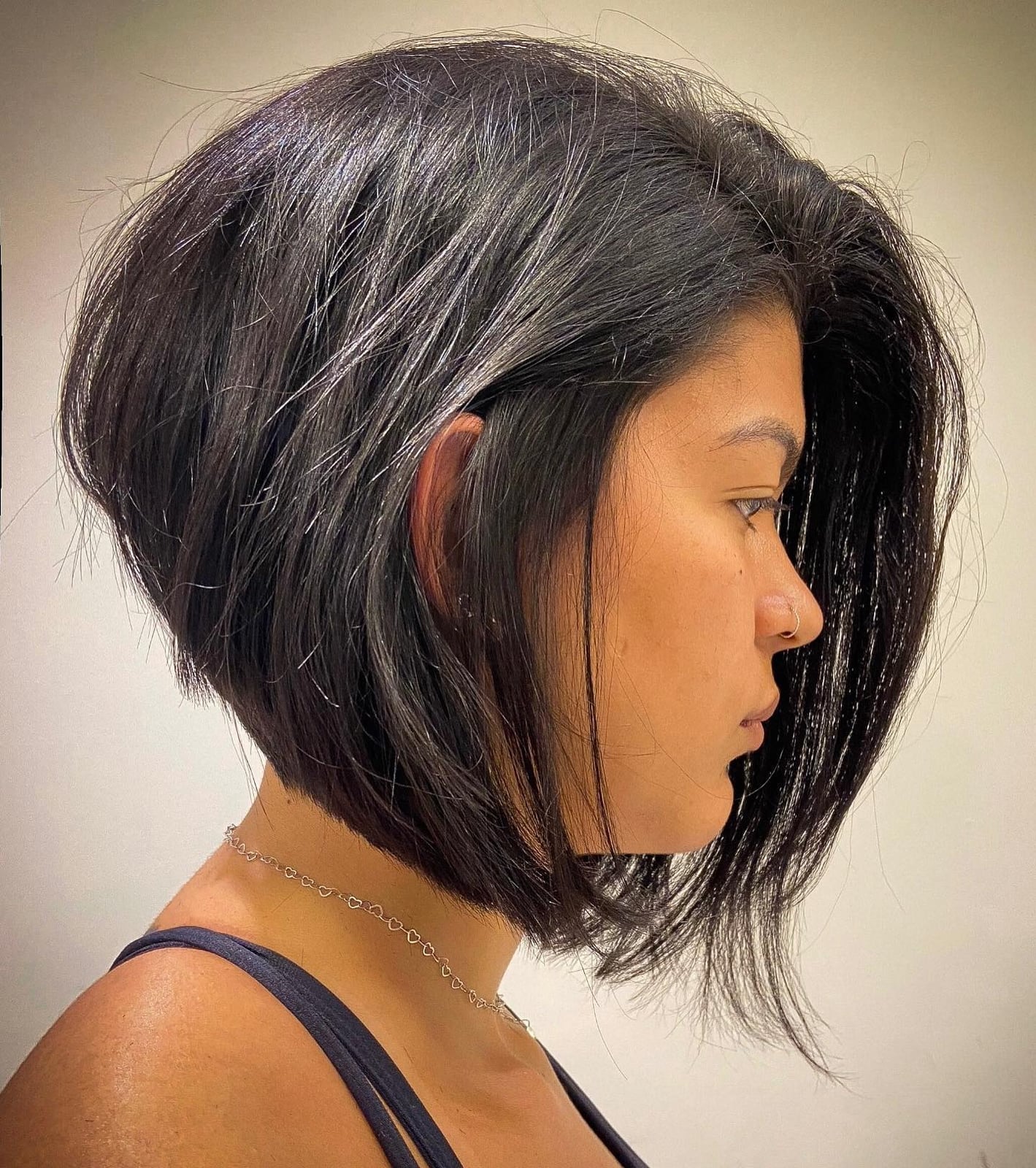 Solid Black Chin Length Stacked Bob Solid Black Chin Length Stacked Bob — Classy Stacked Bob