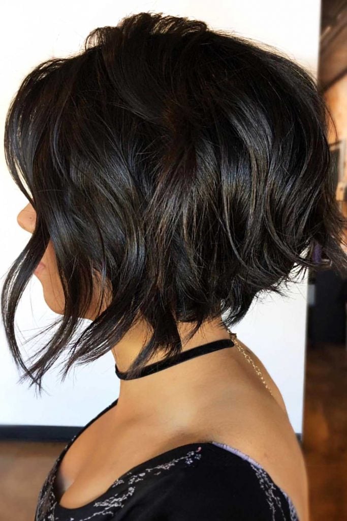 Collarbone Bob With Soft Waves and Dark Brown With Highlights Collarbone Bob With Soft Waves and Dark Brown With Highlights — Classy Stacked Bob