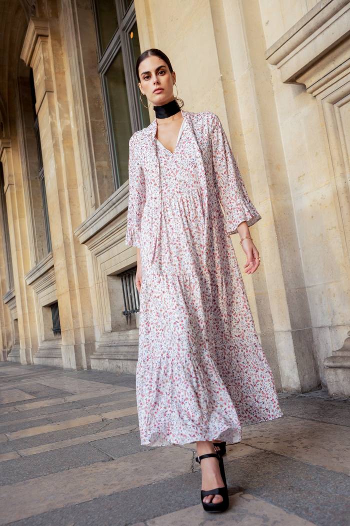 Floral Tiered Maxi Dress with Platform Sandals Floral Tiered Maxi Dress with Platform Sandals — Classy Street Style Outfits