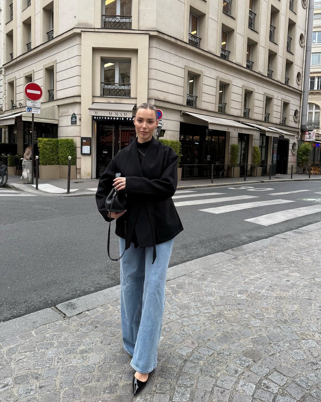 Oversized Wrap Jacket with Light Wash Jeans Oversized Wrap Jacket with Light Wash Jeans — Classy Street Style Outfits