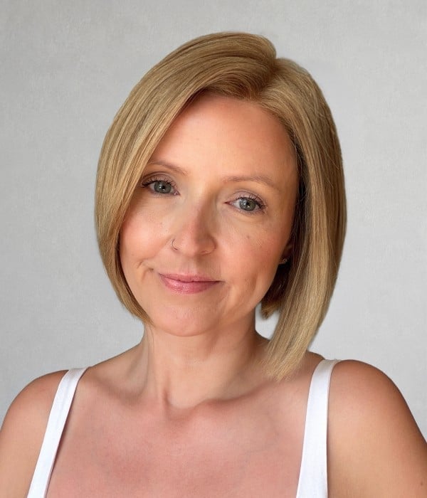 Sleek Ash Blonde Bob With Side Part — Classy Styling Wig