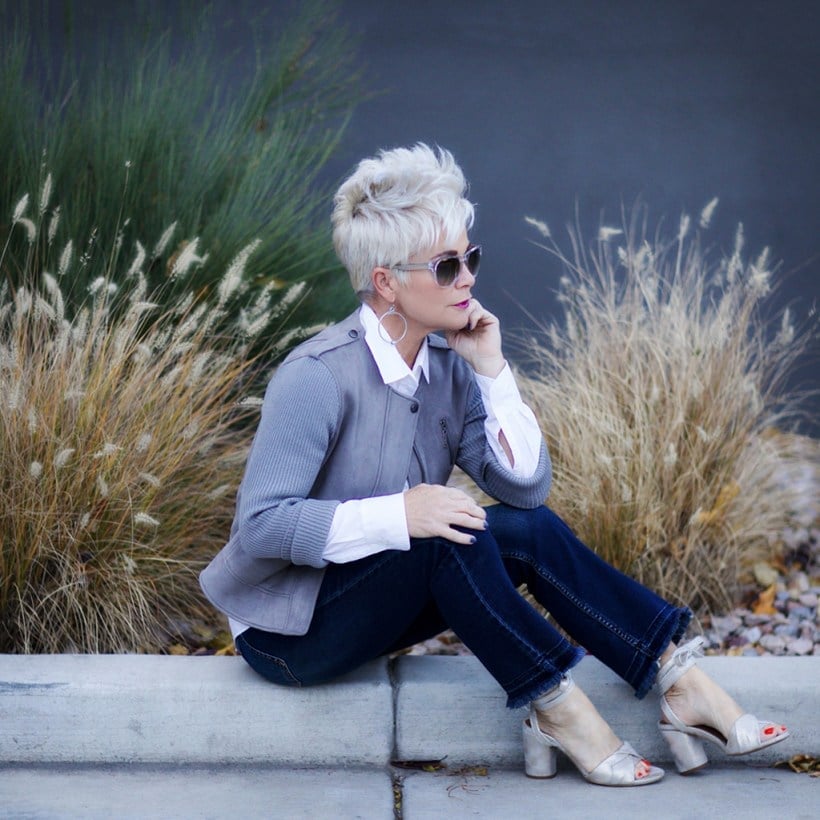 Cropped Gray Suede Jacket with White Shirt and Jeans — Classy Suede Jacket Outfits