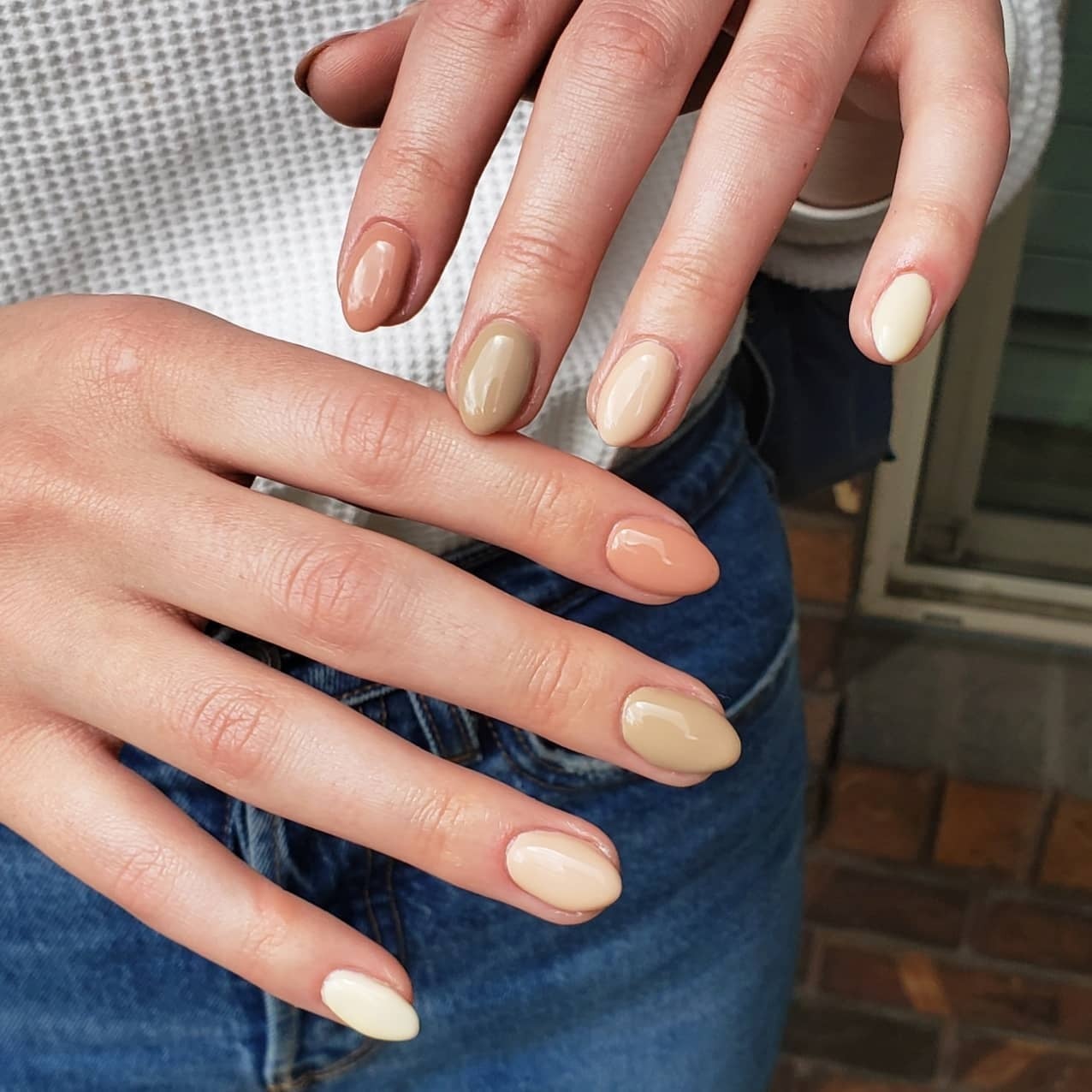 Nude to Brown Gradient Oval Short-Medium Nails, Close-Up Take Nude to Brown Gradient Oval Short-Medium Nails, Close-Up Take — Classy Tan Nails