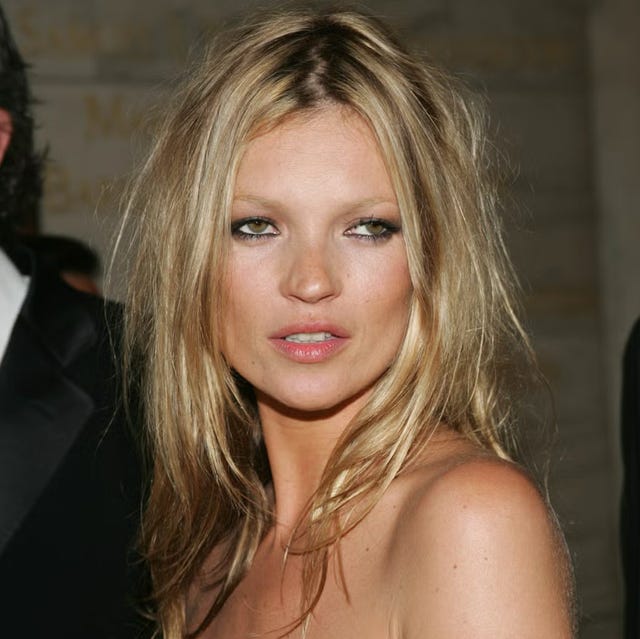 Shoulder Ash Blonde Tousled Waves Shoulder Ash Blonde Tousled Waves — Classy Textured Hair