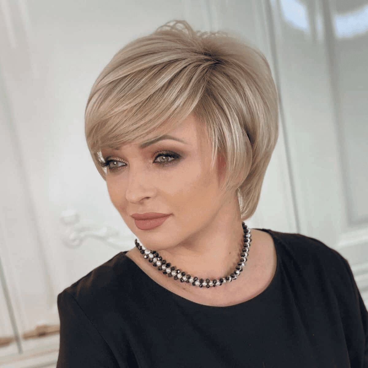 Light Brown Pixie With Layered Texture Light Brown Pixie With Layered Texture — Classy Textured Haircuts