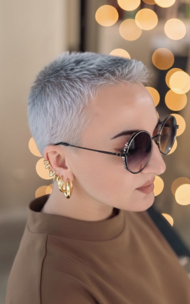 Silver Gray Textured Pixie With Swept Fringe Silver Gray Textured Pixie With Swept Fringe — Classy Textured Haircuts