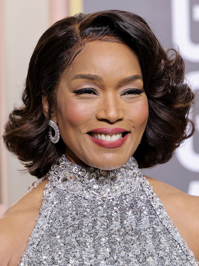 Dark Brown Stacked Bob With Vintage Waves Dark Brown Stacked Bob With Vintage Waves — Classy Trending Hairstyle