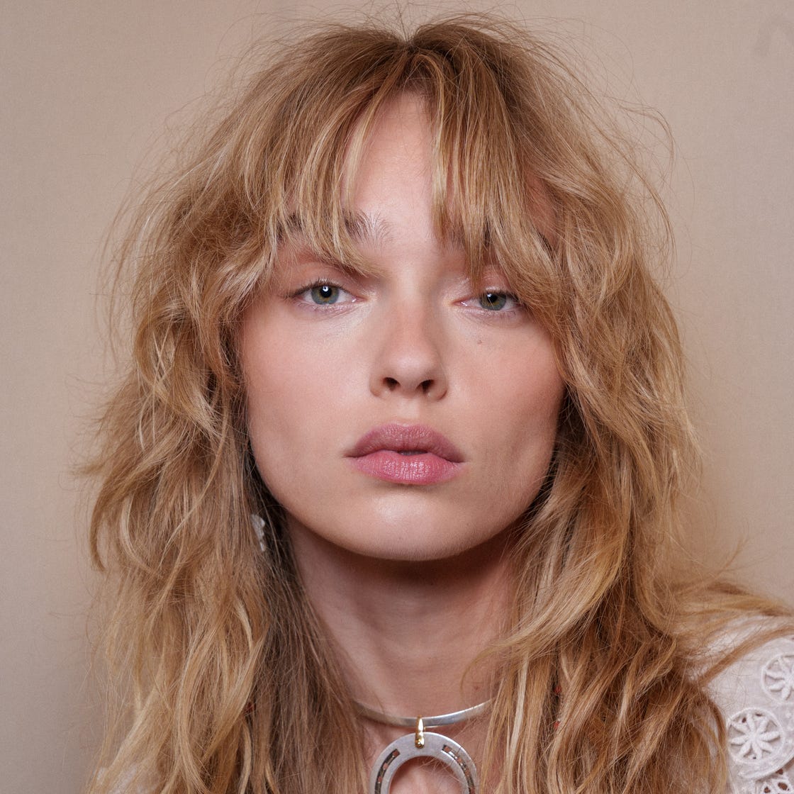 Air Dried Blonde Balayage With Curtain Bangs Air Dried Blonde Balayage With Curtain Bangs — Classy Trending Hairstyle