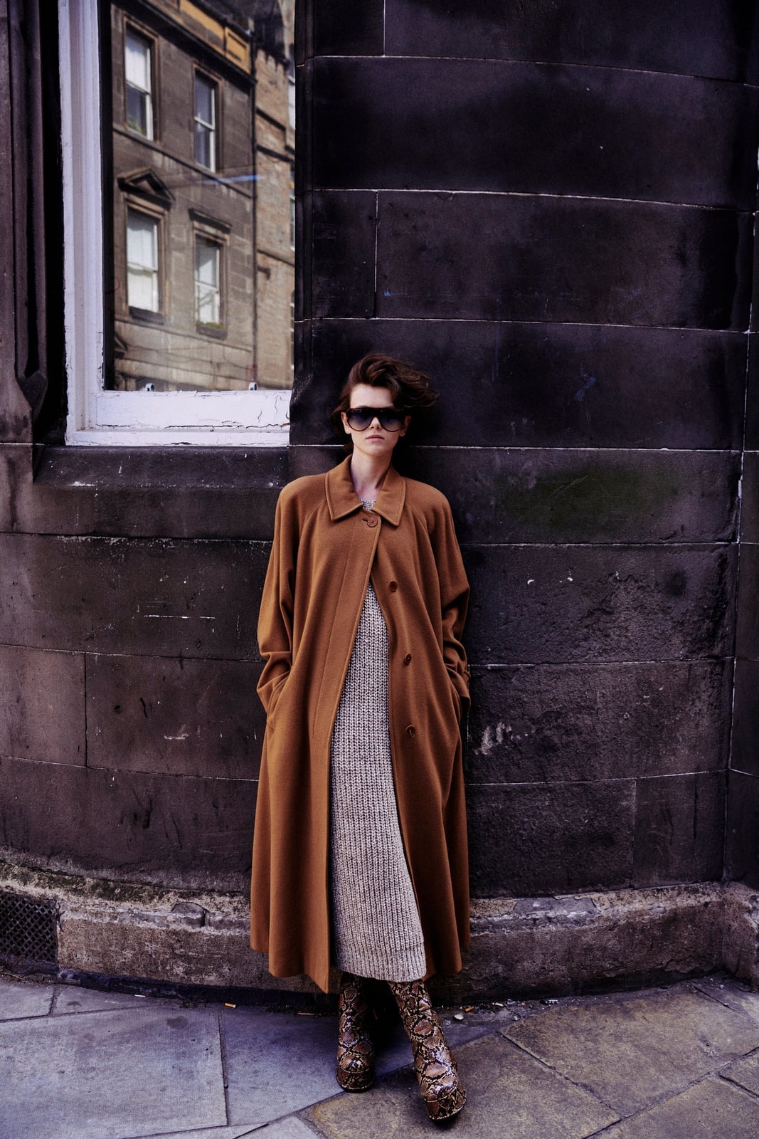 Oversized Brown Coat Over Knit Dress for Autumn Oversized Brown Coat Over Knit Dress for Autumn — Classy Vintage Outfits