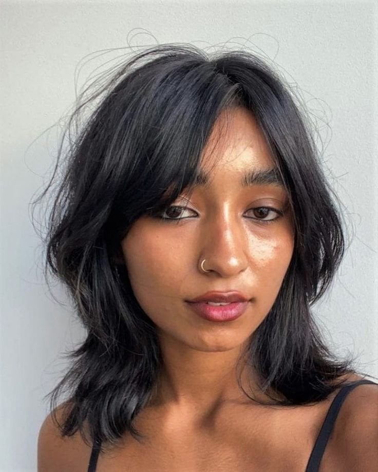 Collarbone Shag With Curtain Bangs, Layers Collarbone Shag With Curtain Bangs, Layers — Classy Wavy Hair Hairstyles