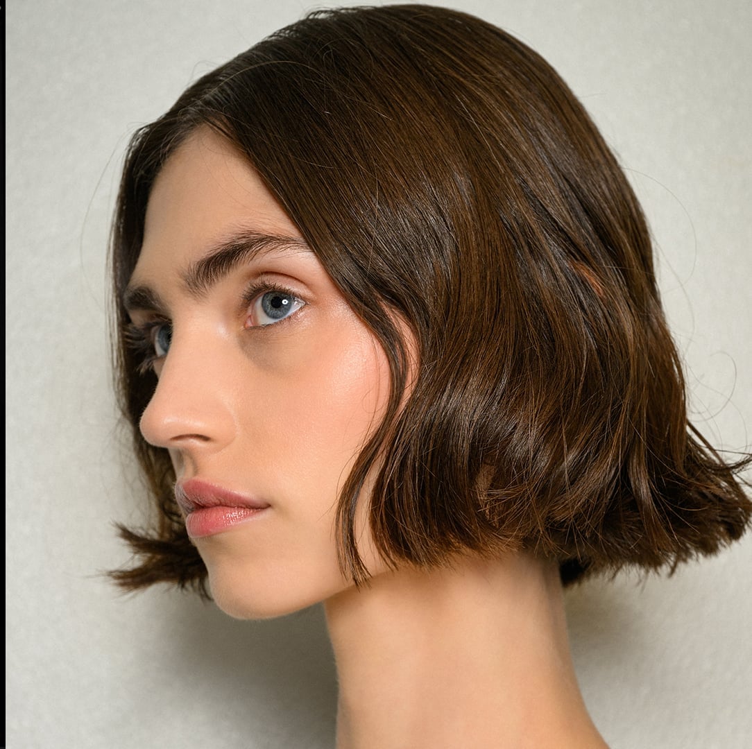 Chin Length Bob With Natural Waves Chin Length Bob With Natural Waves — Classy Wavy Hair Hairstyles