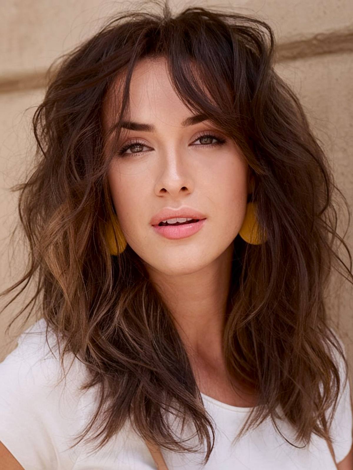 Airy Collarbone Layers With Curtain Bangs Airy Collarbone Layers With Curtain Bangs — Classy Wavy Haircuts