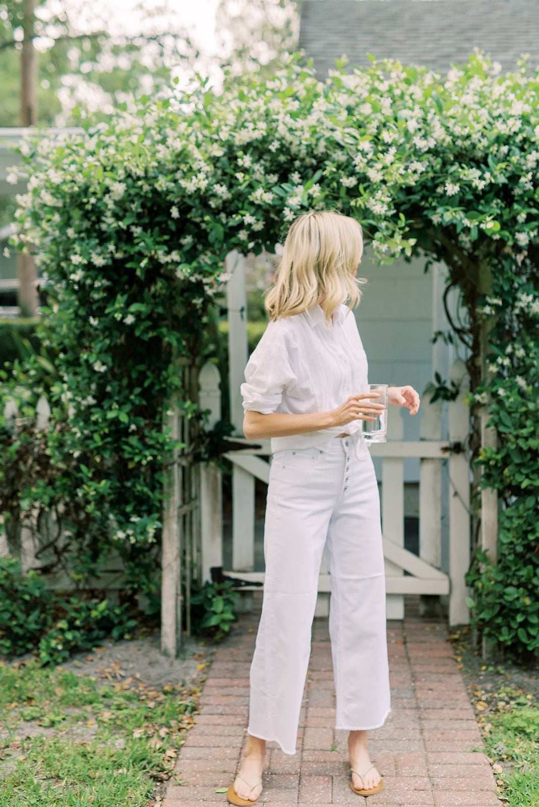 White Shirt With Cropped Wide Leg Pants White Shirt With Cropped Wide Leg Pants — Classy White Top Outfits
