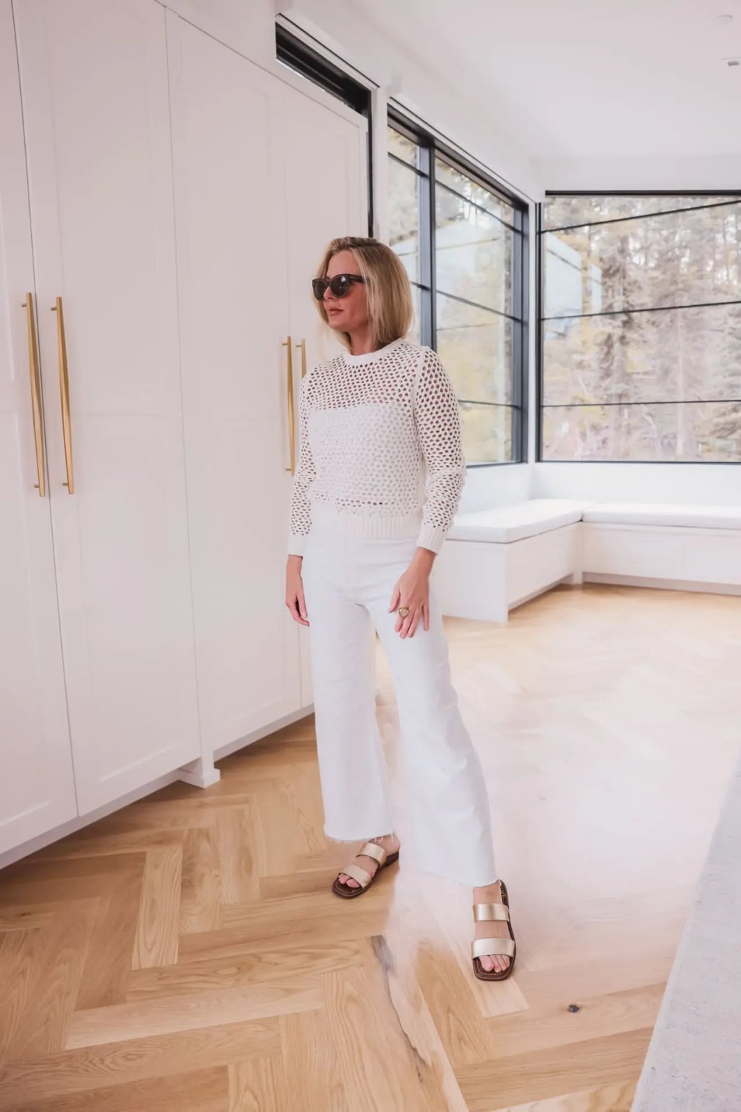 Textured White Sweater With White Trousers Textured White Sweater With White Trousers — Classy White Top Outfits