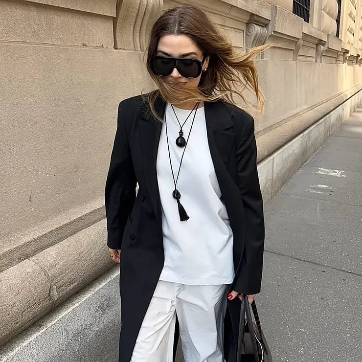White T-shirt With Black Blazer White T-shirt With Black Blazer — Classy White Top Outfits