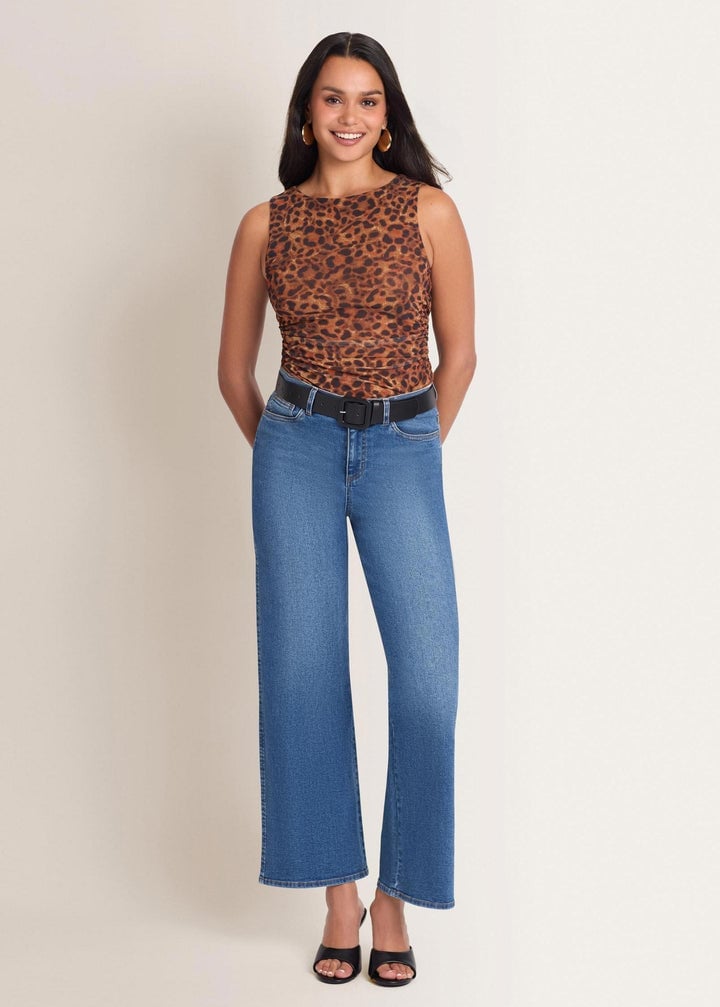 Leopard Print Top and Heels with Wide Leg Jeans Leopard Print Top and Heels with Wide Leg Jeans — Classy Wide Leg Jeans Outfits