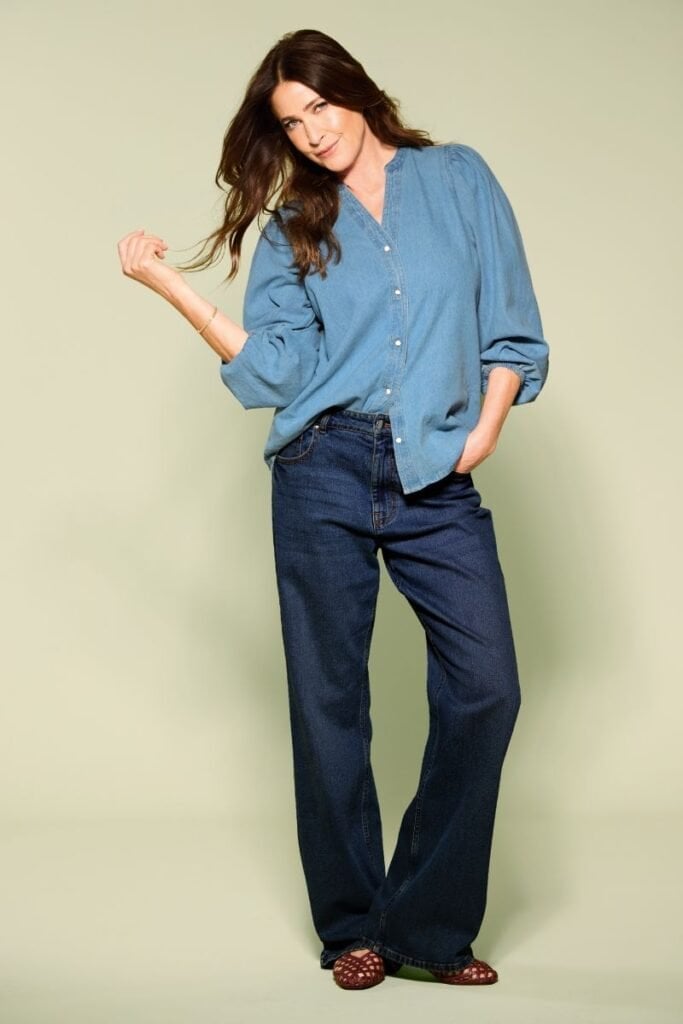 Monochromatic Denim with Burgundy Flats Monochromatic Denim with Burgundy Flats — Classy Wide Leg Jeans Outfits