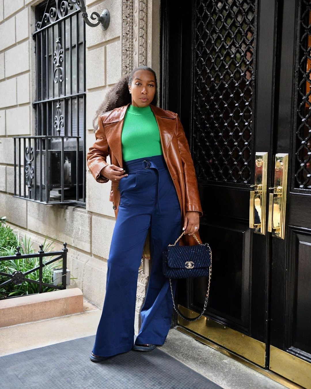 Navy Wide Leg Pants with Green Turtleneck and Leather Jacket — Classy Wide Leg Pants Outfits