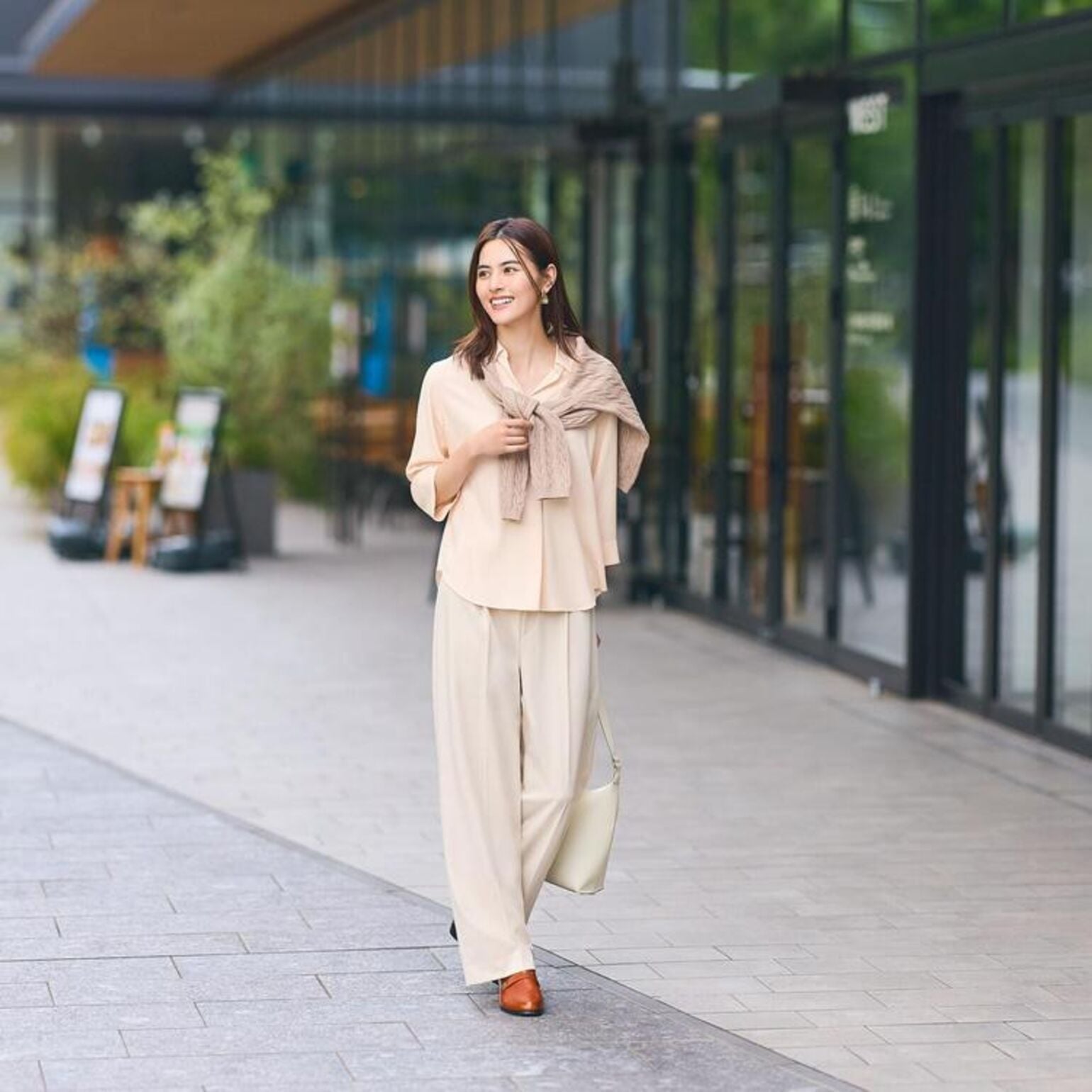Beige Linen Blend Wide Leg Pants with Cream Sweater, Close-Up Take — Classy Wide Leg Pants Outfits
