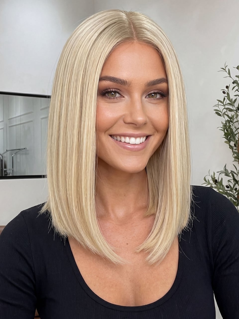 Collarbone Sleek Straight Ash Blonde Bob Collarbone Sleek Straight Ash Blonde Bob — Classy Wig Hair
