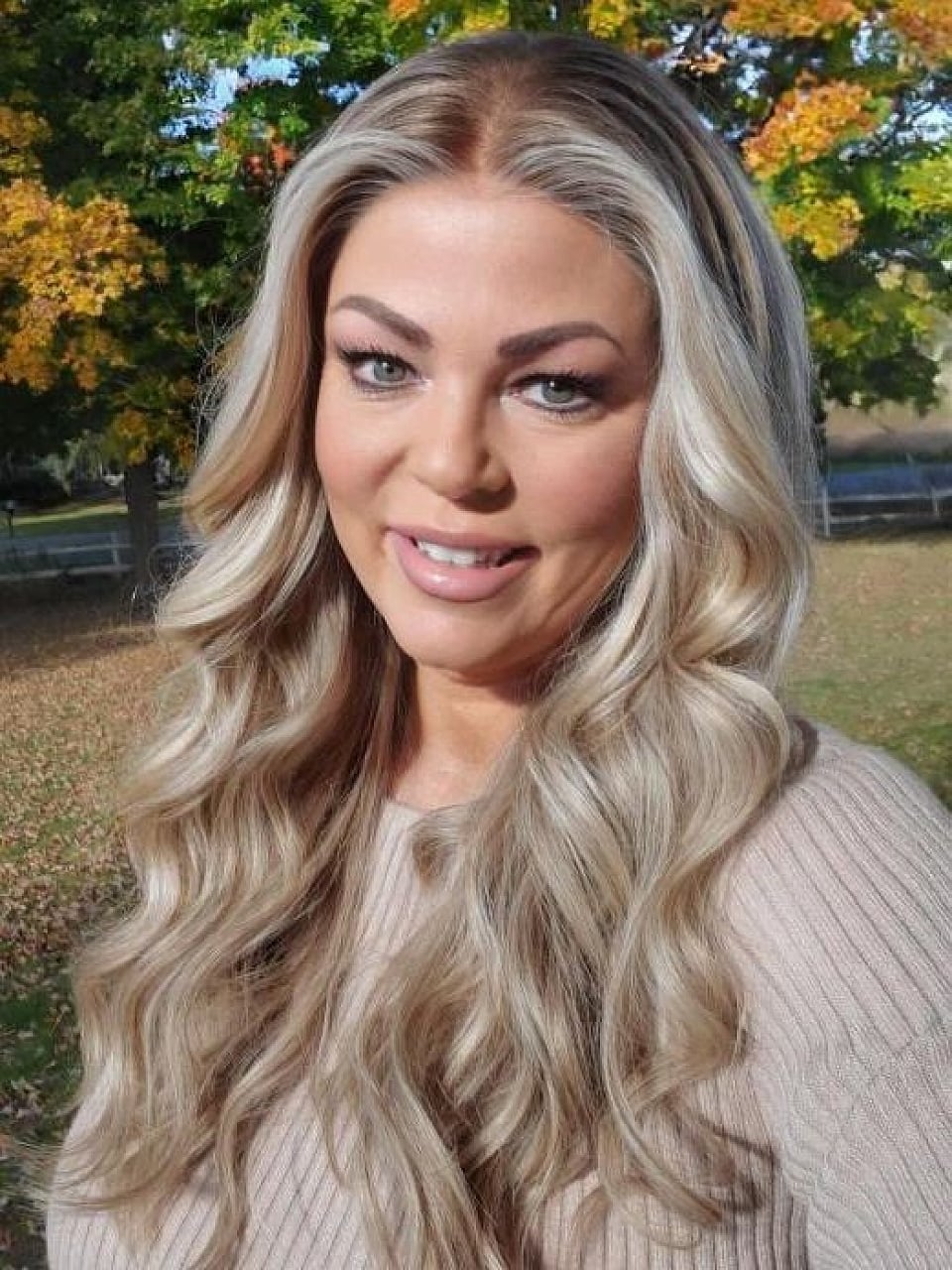 Collarbone Layers Blonde Balayage Curtain Bangs Collarbone Layers Blonde Balayage Curtain Bangs — Classy Wig Hair