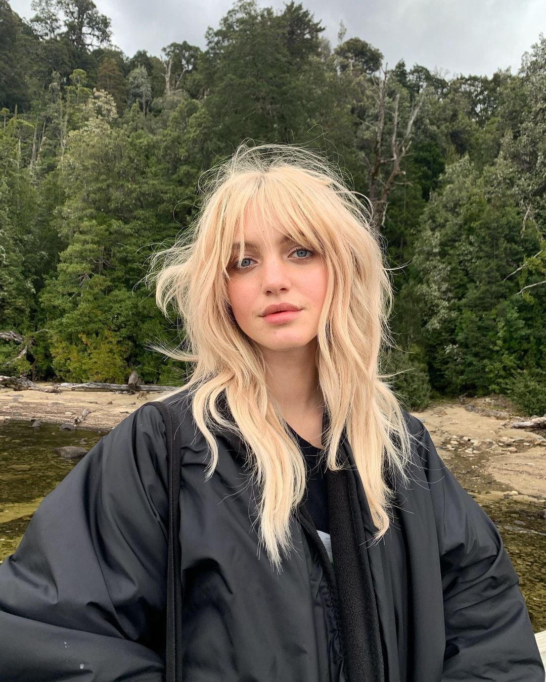Voluminous Honey Blonde Wolf Cut With Soft Waves — Classy Wolf Cut Hair