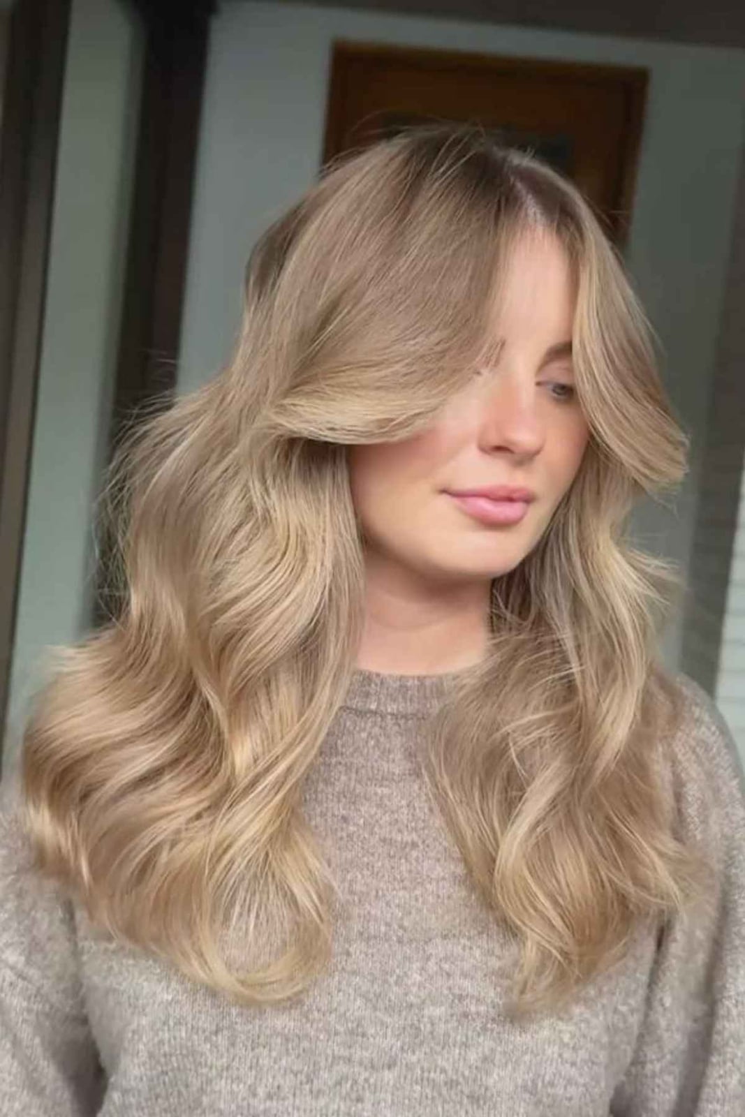Collarbone Neutral Blonde With Ash Highlights, Layers Collarbone Neutral Blonde With Ash Highlights, Layers — Classy Yellow Highlights