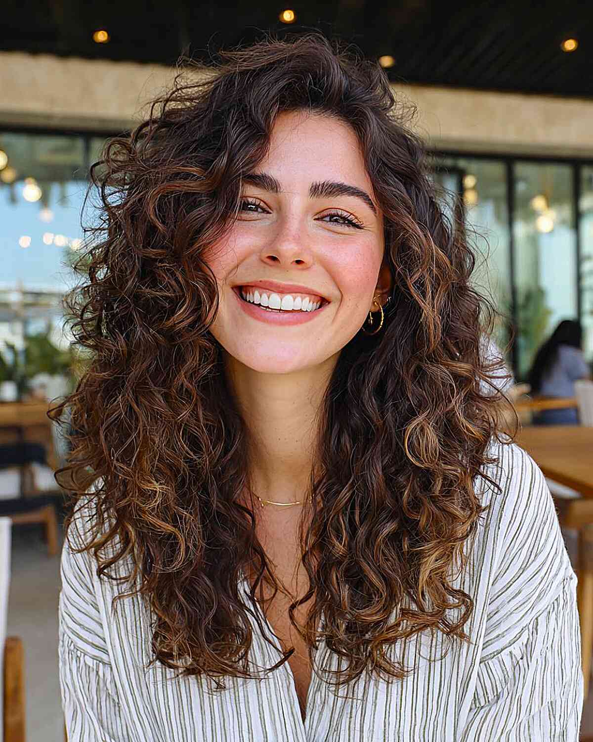 Collarbone Layers With Face-Framing Bangs Collarbone Layers With Face-Framing Bangs — Curly Hair Down Ideas