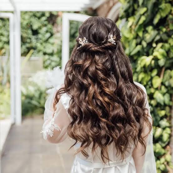 Mid-Back Half Up Half Down Braided Style Mid-Back Half Up Half Down Braided Style — Curly Hair Down Ideas