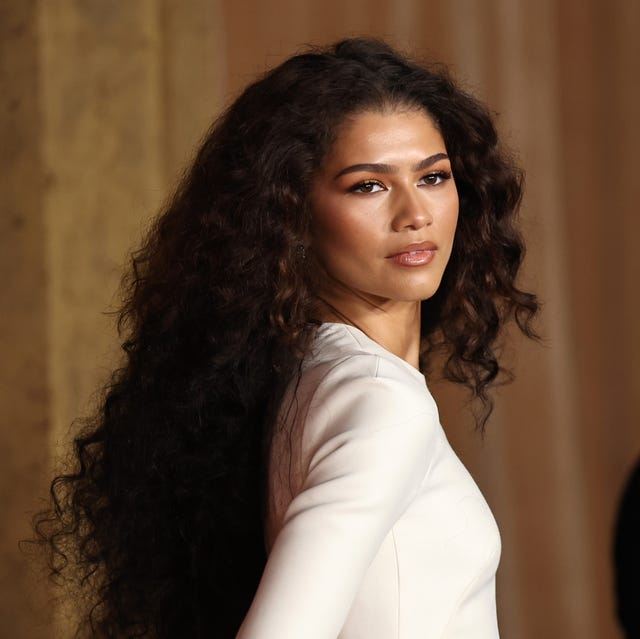 Very Long Curls With Warm Highlights Very Long Curls With Warm Highlights — Curly Hair Down Ideas