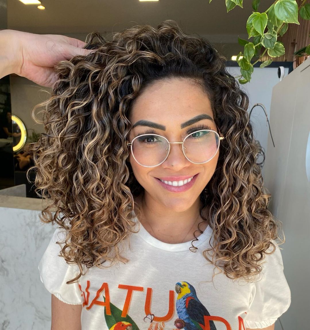 Mid-Back Rich Auburn Curly Hair Mid-Back Rich Auburn Curly Hair — Curly Hair Dye Styles